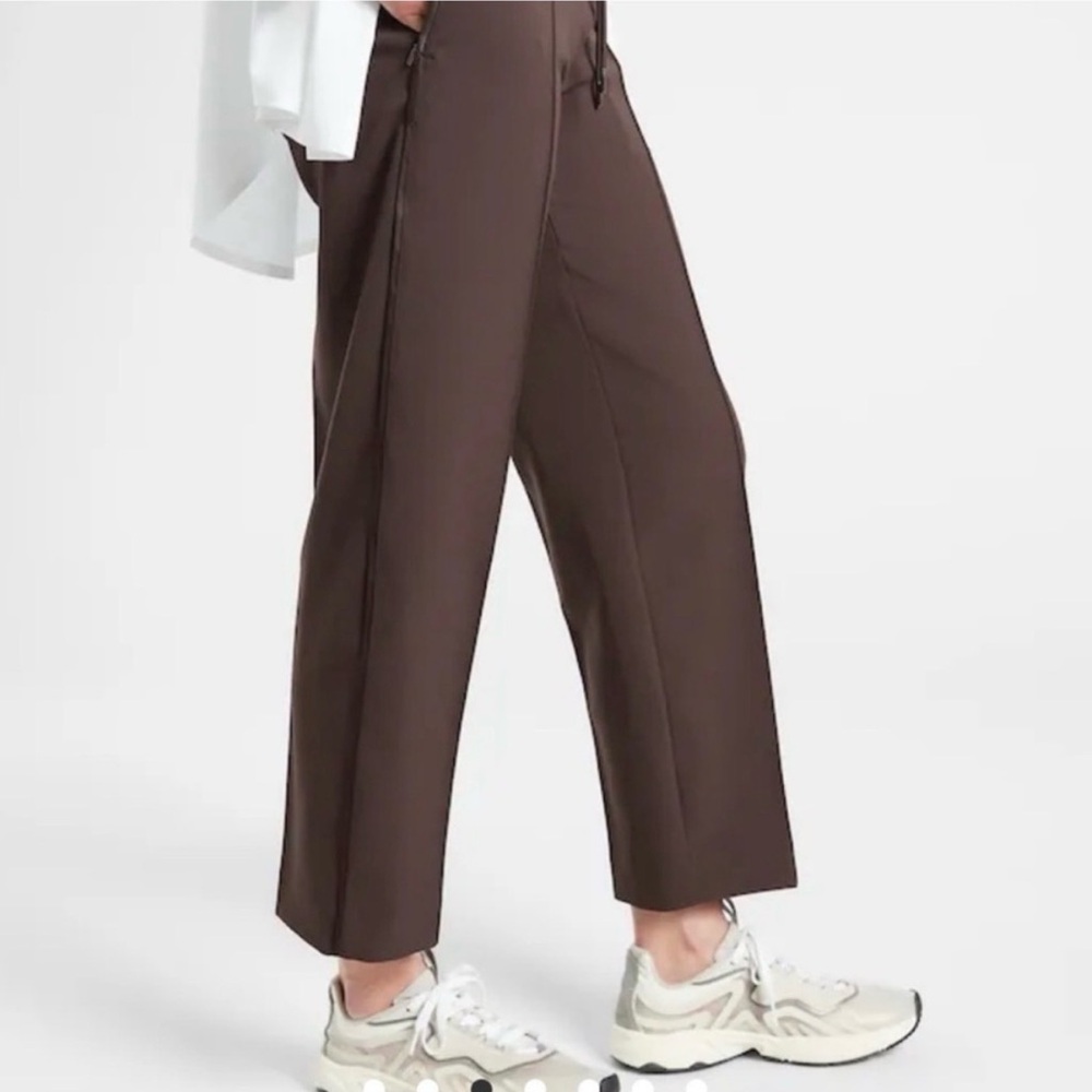 Athleta Brown Relaxed Fit Tapered Endeavor Pants pockets Sz 8